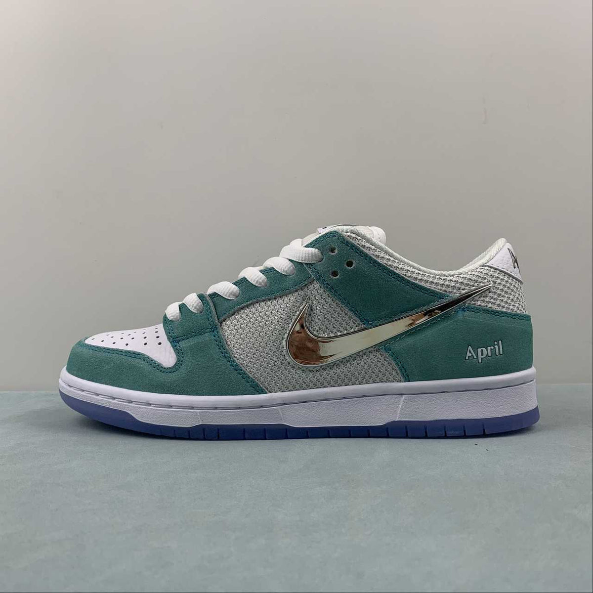 Nike SB Dunk Low Pro April – Teal, White & Metallic Silver  FD2562-400