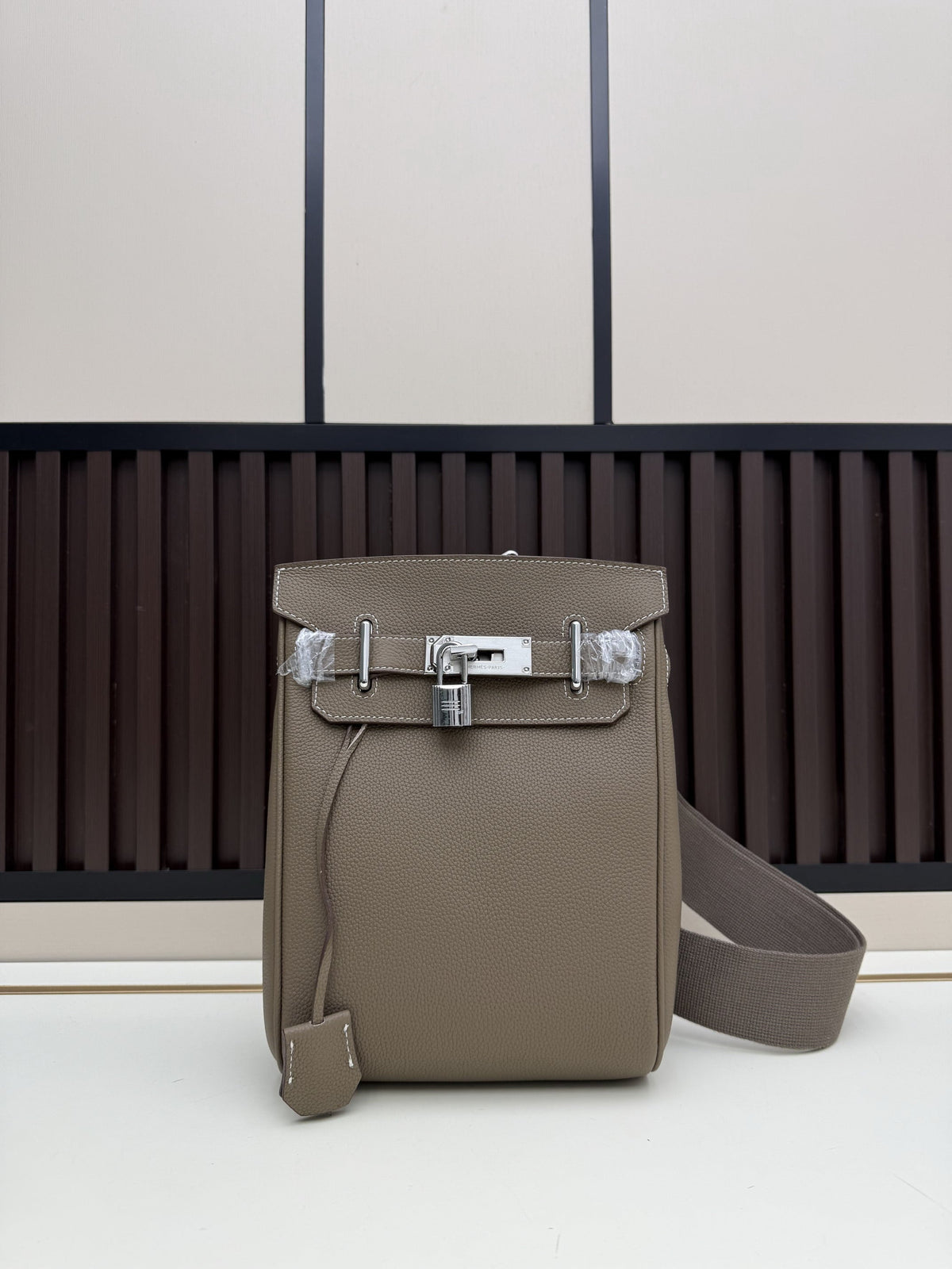 Hermès Birkin 19 – Étoupe Epsom Leather with Palladium Hardware