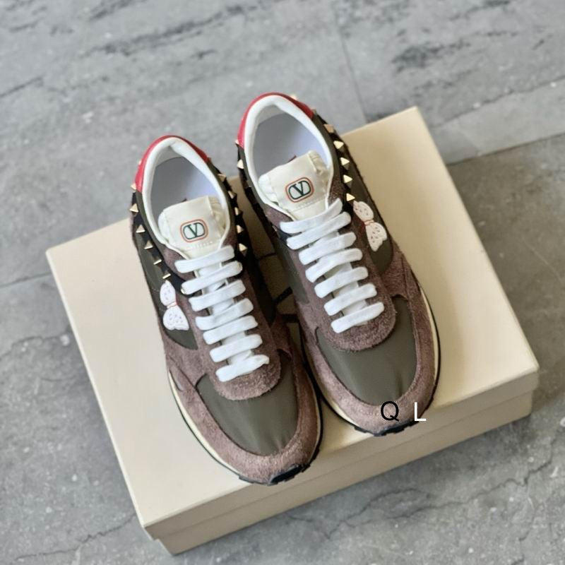 Valentino Garavani Rockstud Run Around Sneakers