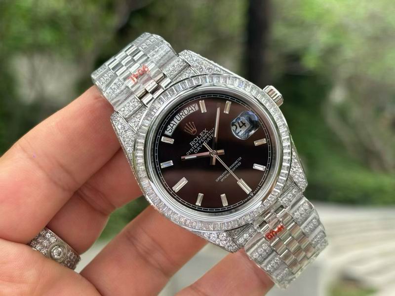Rolex Day-Date 40mm Diamond-Set Watch – Chocolate Dial